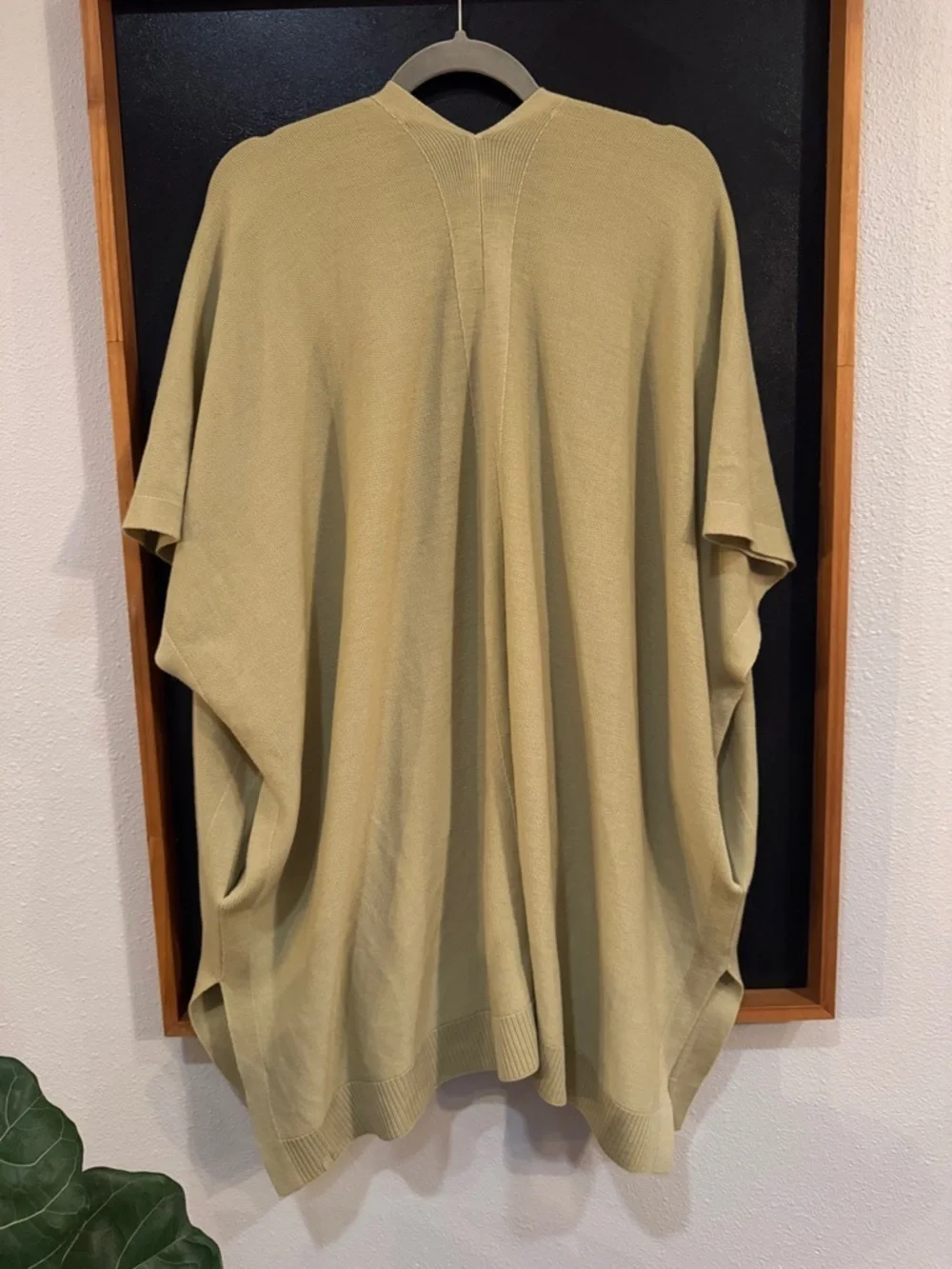 lululemon athletica Light Green Merino wool short sleeve wrap with pockets